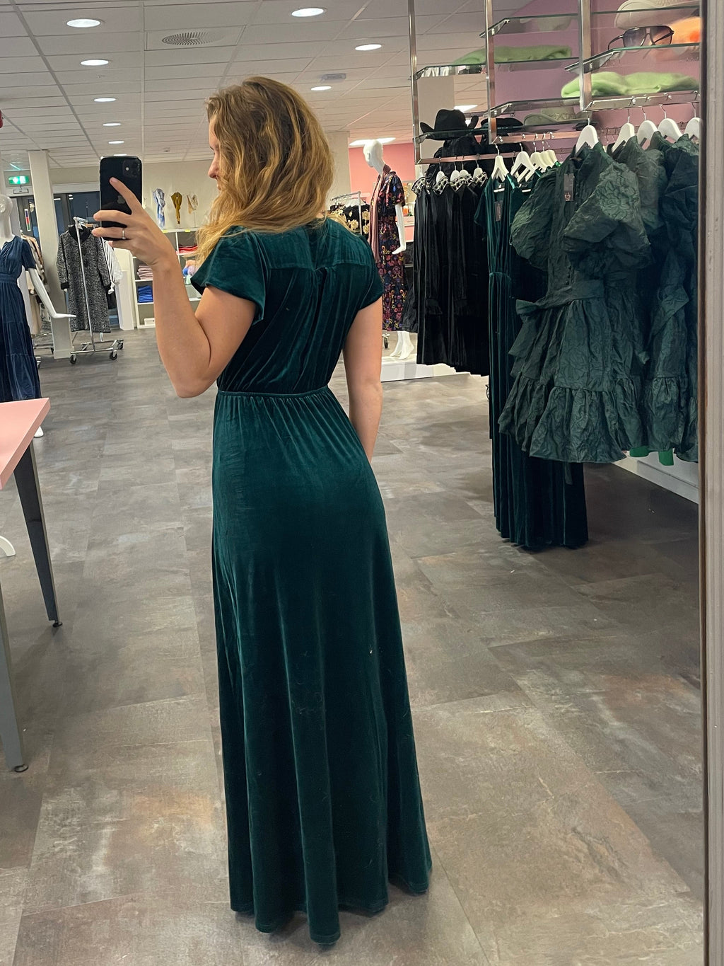 Grønn velur maxi kjole