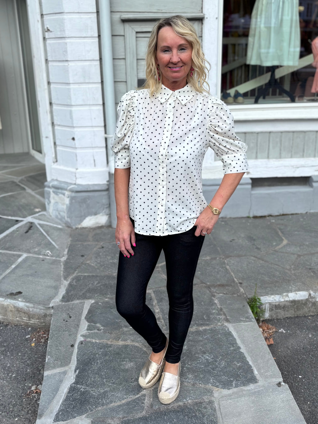 Tøff polka dots bluse