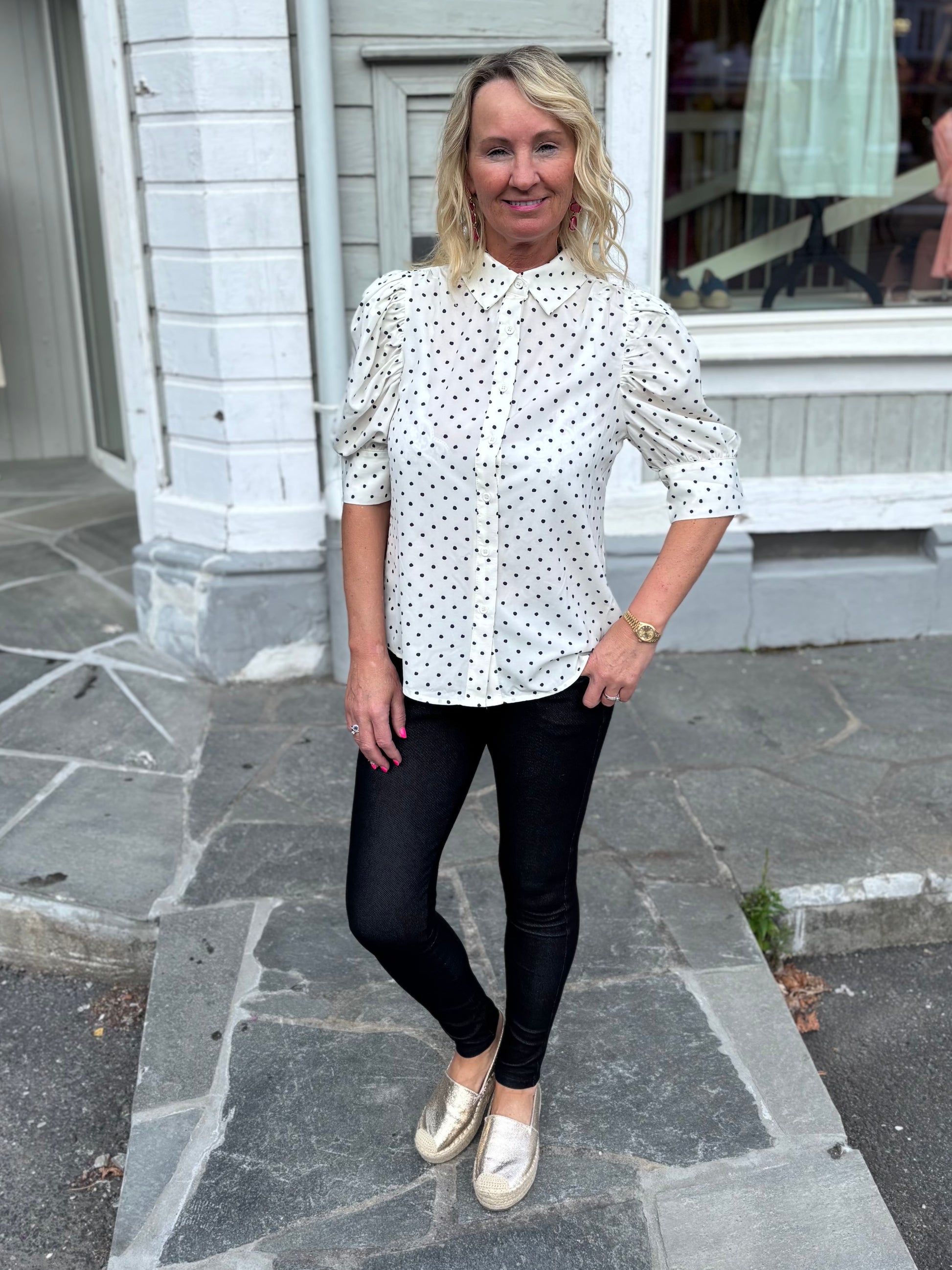 Tøff polka dots bluse