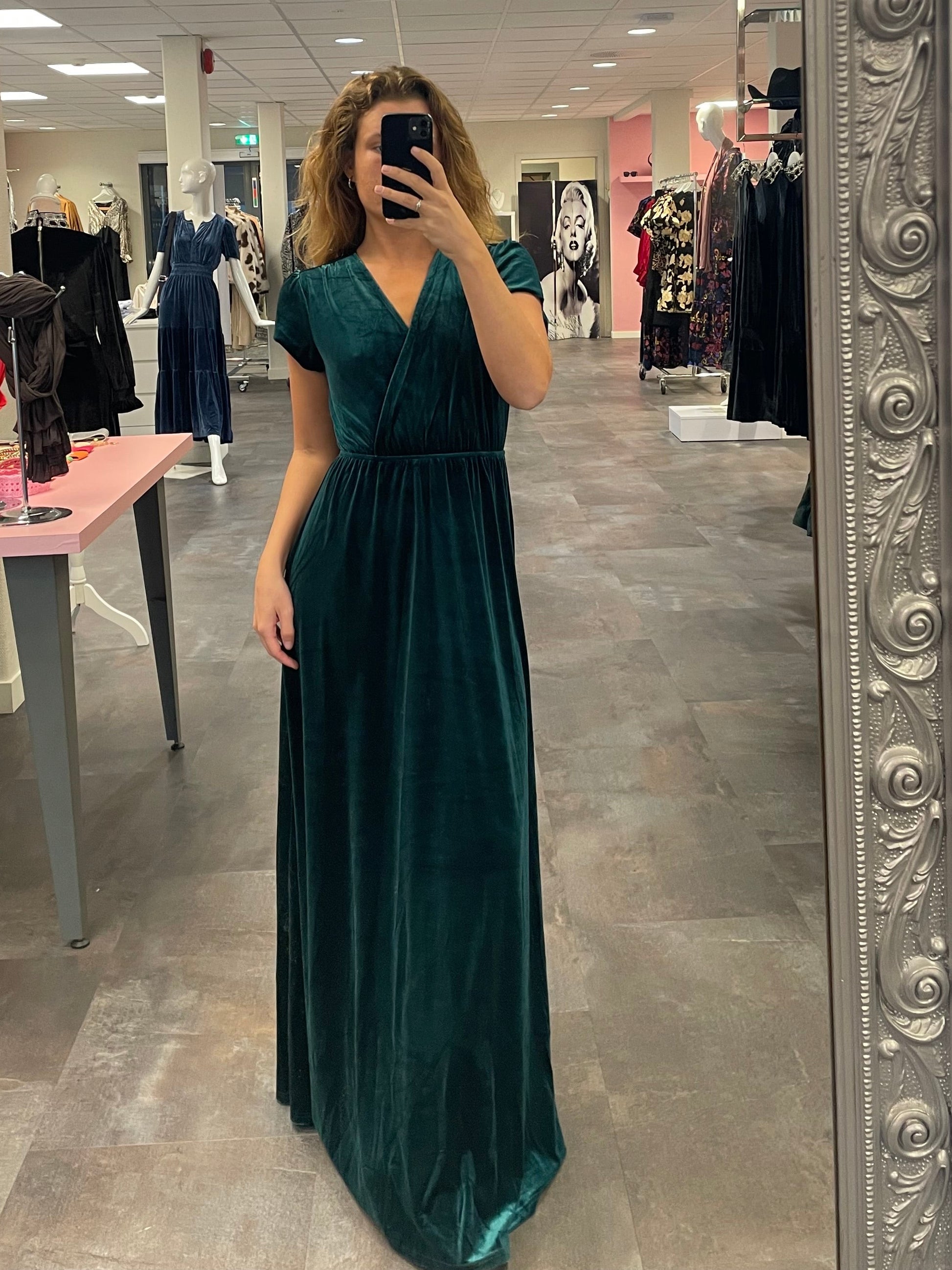 Grønn velur maxi kjole