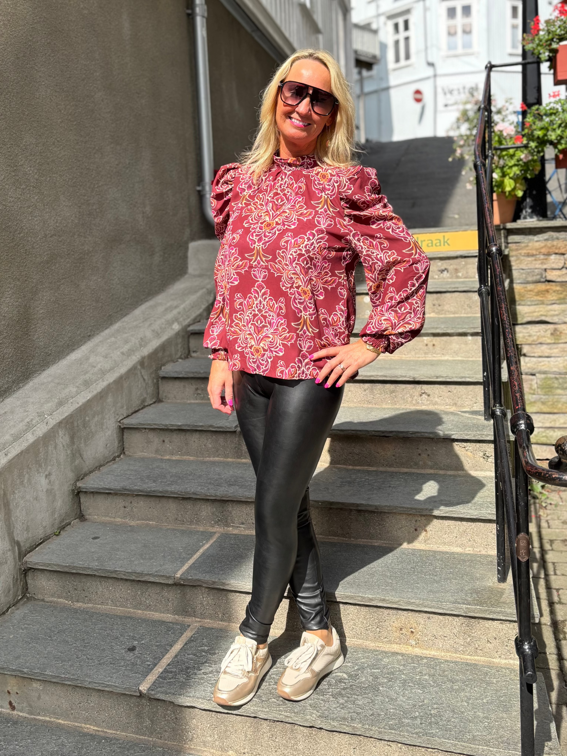 Burgunder bluse