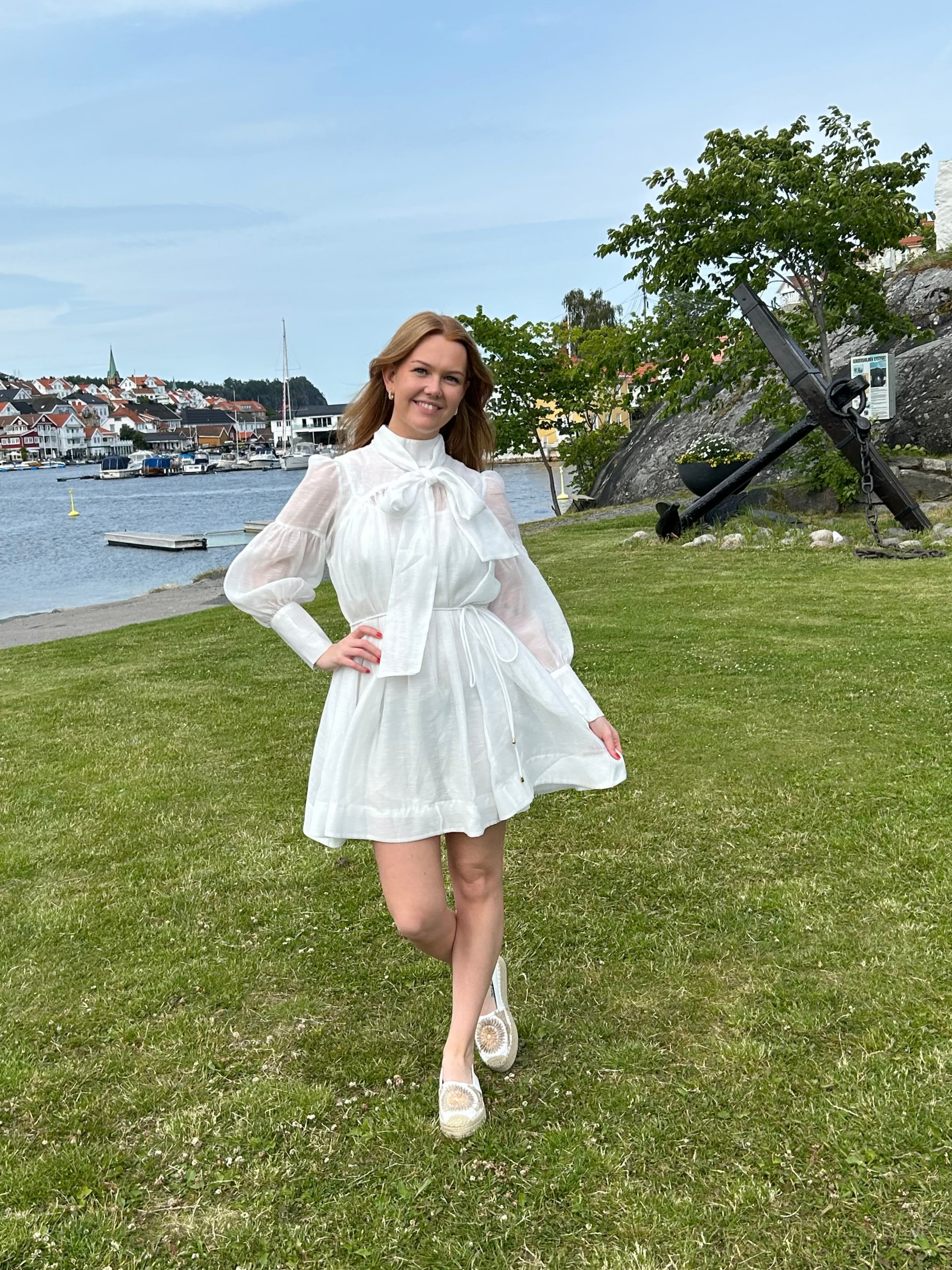Mini kjole med sløyfe